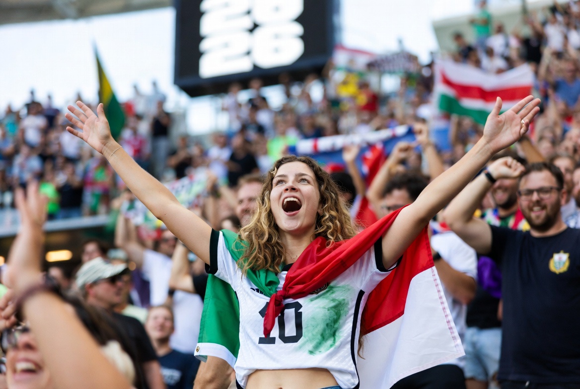 EK33-সম্পর্কিত